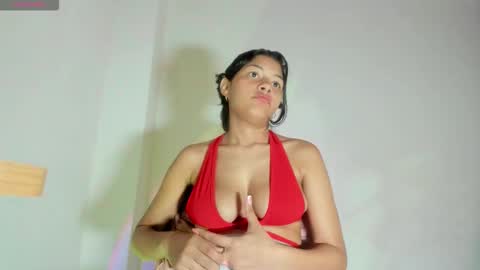 Snapshot of lissa_petitee chatting on December 19, 2025, 6:48 pm lissa_petitee online show from December 19, 2025, 6:48 pm