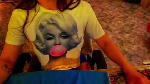 Liss online show from November 21, 2025, 4:27 pm