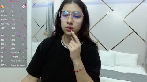 Lita online show from December 17, 2024, 1:27 pm