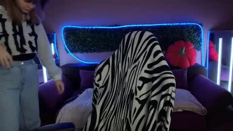 Snapshot of litabrom chatting on November 19, 2025, 8:58 am Lena online show from November 19, 2025, 8:58 am