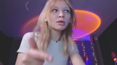 Snapshot of litabrom chatting on February 22, 2026, 9:52 am Lena online show from February 22, 2026, 9:52 am