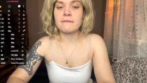 Snapshot of litamedino chatting on November 18, 2025, 5:39 pm Rita online show from November 18, 2025, 5:39 pm