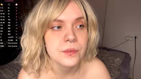 Snapshot of litamedino chatting on December 4, 2025, 7:55 pm Rita online show from December 4, 2025, 7:55 pm