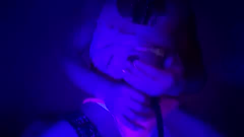 Snapshot of litleputa chatting on December 1, 2025, 7:41 pm litleputa online show from December 1, 2025, 7:41 pm