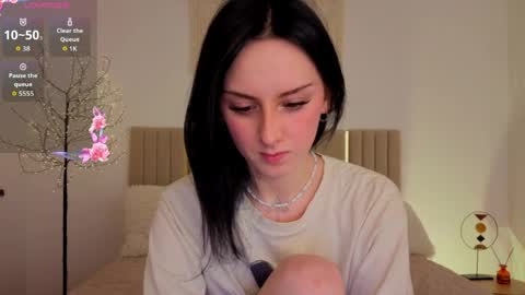 Snapshot of little1_molly chatting on May 24, 2026, 9:31 pm Molly online show from May 24, 2026, 9:31 pm