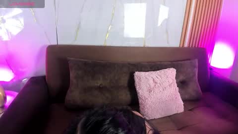 Snapshot of little__chloee_ chatting on October 14, 2025, 4:13 am little__chloee_ online show from October 14, 2025, 4:13 am