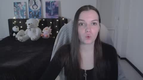 little__flowers online show from October 26, 2025, 8:20 am