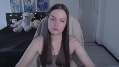 little__flowers online show from November 14, 2025, 8:24 am