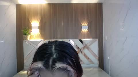 Snapshot of little_cherry_b chatting on November 19, 2025, 9:15 pm Cherri online show from November 19, 2025, 9:15 pm