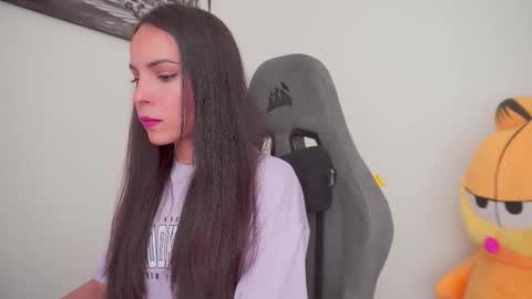 Help me reach 100 likes online show from October 13, 2025, 7:14 pm