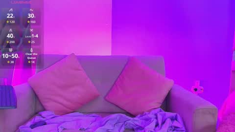 Snapshot of little_ellie_1 chatting on November 19, 2025, 7:47 pm Ellie online show from November 19, 2025, 7:47 pm