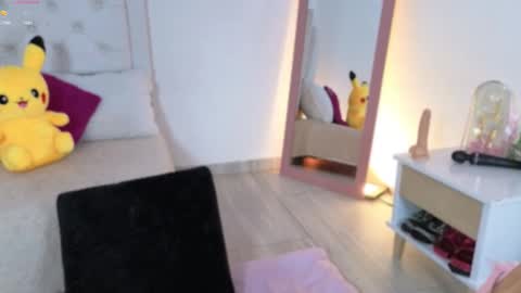 Snapshot of little_kawaiigirl chatting on January 12, 2026, 1:44 am LILA online show from January 12, 2026, 1:44 am