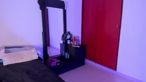 Snapshot of little_kayla_ chatting on December 7, 2024, 2:42 am kayla Instagram kayla 71082 online show from December 7, 2024, 2:42 am