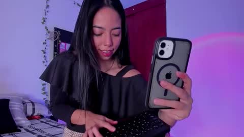 Snapshot of little_kayla_ chatting on January 5, 2026, 10:24 pm kayla Instagram kayla 71082 online show from January 5, 2026, 10:24 pm