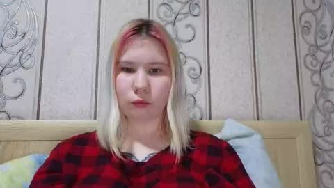 Snapshot of little_kitsune chatting on November 25, 2025, 12:05 pm Rachel online show from November 25, 2025, 12:05 pm