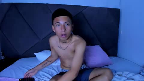 little_kris1 online show from September 30, 2025, 1:38 pm