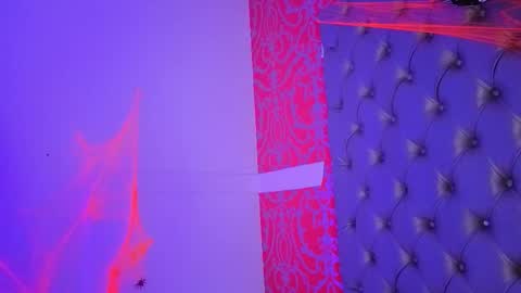 little_lilith_apple online show from October 30, 2025, 4:41 pm