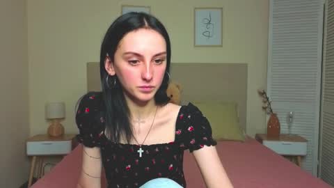 Snapshot of little_mollee chatting on October 13, 2025, 8:53 pm little_mollee online show from October 13, 2025, 8:53 pm