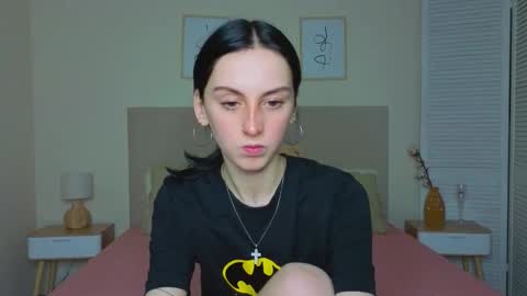 Snapshot of little_mollee chatting on October 17, 2025, 9:06 pm little_mollee online show from October 17, 2025, 9:06 pm