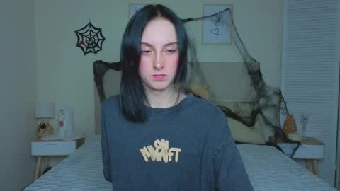 Snapshot of little_mollee chatting on October 28, 2025, 8:55 pm little_mollee online show from October 28, 2025, 8:55 pm