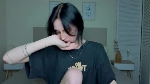 Snapshot of little_mollee chatting on November 12, 2025, 10:09 pm little_mollee online show from November 12, 2025, 10:09 pm