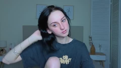 Snapshot of little_mollee chatting on November 17, 2025, 4:40 am little_mollee online show from November 17, 2025, 4:40 am