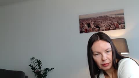 Nicole online show from September 9, 2025, 6:13 am