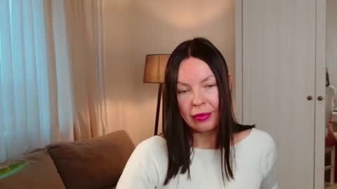 Nicole online show from December 15, 2025, 1:15 pm