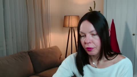 Nicole online show from December 20, 2025, 6:15 pm