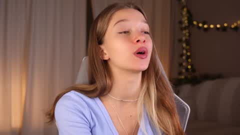 Kiki online show from October 22, 2025, 3:12 pm