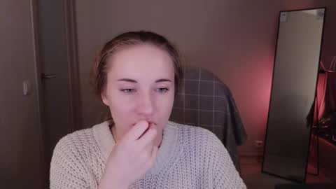 Snapshot of little_pretty_woman chatting on October 22, 2025, 7:02 pm little_pretty_woman online show from October 22, 2025, 7:02 pm