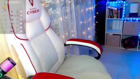 little_raiden online show from November 22, 2025, 2:21 am