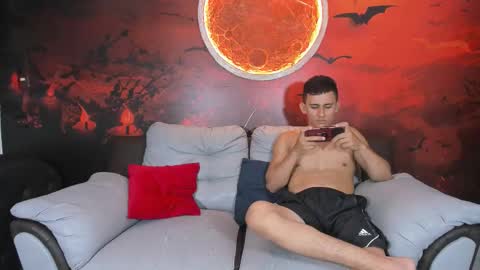 Snapshot of little_show_sexy chatting on March 28, 2026, 6:24 am little_show_sexy online show from March 28, 2026, 6:24 am