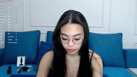 Snapshot of little_v1rgin_angel chatting on December 21, 2025, 9:27 am Kwan online show from December 21, 2025, 9:27 am