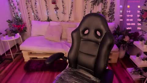 Snapshot of little_xioo chatting on February 11, 2026, 11:54 pm Xiom online show from February 11, 2026, 11:54 pm