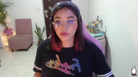 Snapshot of littleangelx_m chatting on February 21, 2025, 11:21 pm Daniela online show from February 21, 2025, 11:21 pm