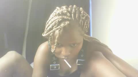 Snapshot of littlebunny2_ chatting on December 21, 2025, 2:24 pm littlebunny2 online show from December 21, 2025, 2:24 pm