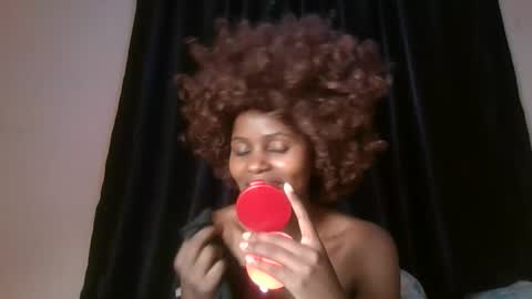 Snapshot of littlebunny2_ chatting on February 23, 2026, 12:30 am littlebunny2 online show from February 23, 2026, 12:30 am