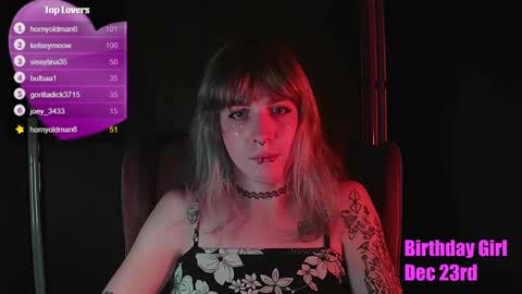 Gwen online show from December 19, 2024, 5:07 am