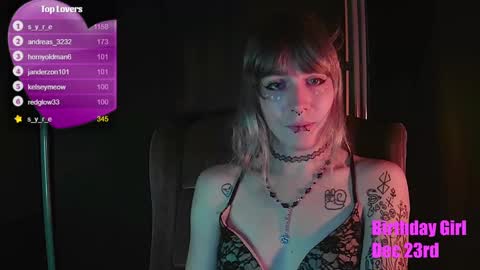 Gwen online show from December 21, 2024, 5:03 am