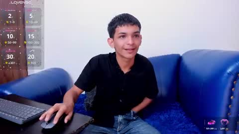 Snapshot of littlecum18 chatting on June 18, 2026, 12:20 pm Pipe online show from June 18, 2026, 12:20 pm