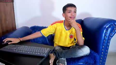 Snapshot of littlecum18 chatting on July 3, 2026, 12:22 pm Pipe online show from July 3, 2026, 12:22 pm