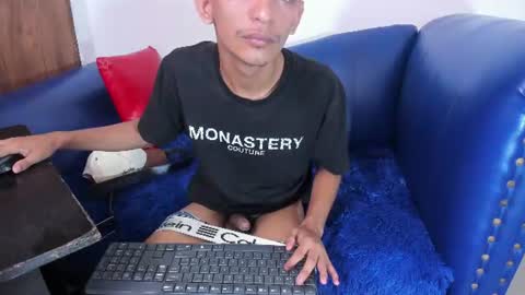 Snapshot of littlecum18 chatting on July 22, 2026, 2:20 pm Pipe online show from July 22, 2026, 2:20 pm