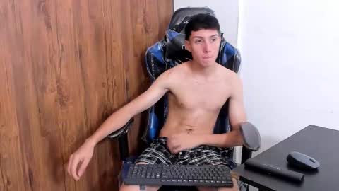 Snapshot of littledanny_ chatting on September 16, 2025, 2:07 pm DANNY online show from September 16, 2025, 2:07 pm