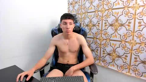 Snapshot of littledanny_ chatting on October 7, 2025, 1:30 pm DANNY online show from October 7, 2025, 1:30 pm