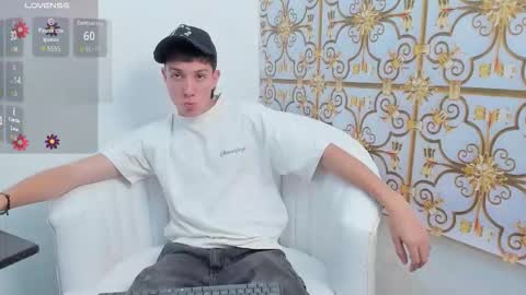 Snapshot of littledanny_ chatting on November 15, 2025, 7:10 pm DANNY online show from November 15, 2025, 7:10 pm