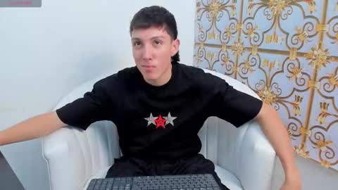 Snapshot of littledanny_ chatting on December 2, 2025, 7:20 pm DANNY online show from December 2, 2025, 7:20 pm