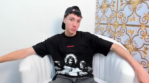 Snapshot of littledanny_ chatting on January 5, 2026, 7:50 pm DANNY online show from January 5, 2026, 7:50 pm