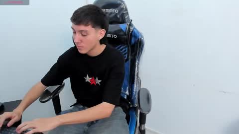 Snapshot of littledanny_ chatting on January 14, 2026, 5:29 pm DANNY online show from January 14, 2026, 5:29 pm