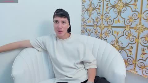 Snapshot of littledanny_ chatting on January 16, 2026, 7:07 pm DANNY online show from January 16, 2026, 7:07 pm